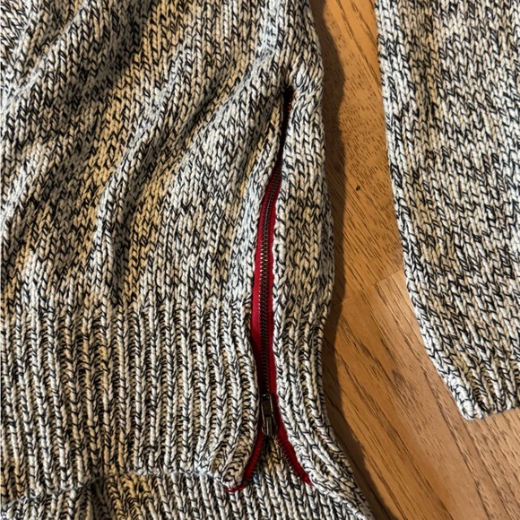 Retrod Gray Knit Sweater Red Side Zipper Detail Crew Neck High Low Size Small - Picture 3 of 4